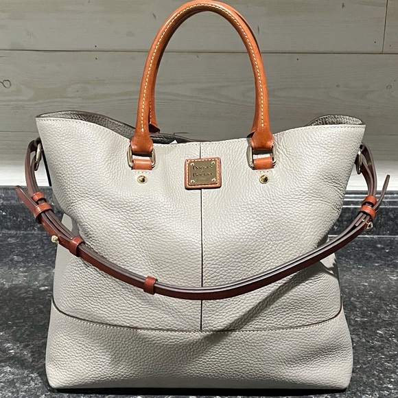 Dooney & Bourke Lg Chelsea Satchel - Picture 1 of 13
